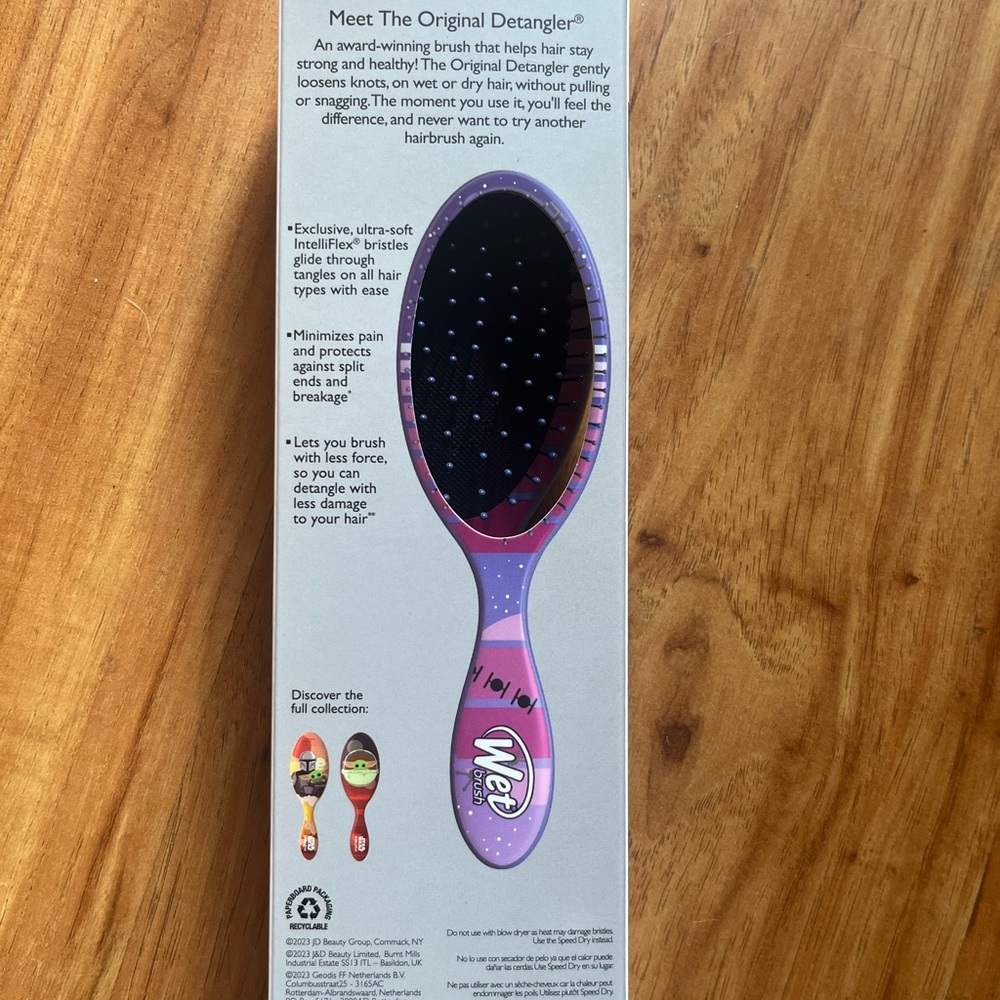 Star Wars Mandalorian limited edition wet brush - Picture 2 of 2